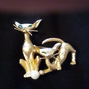 Vintage Boucher Siamese Cats Pearl Brooch